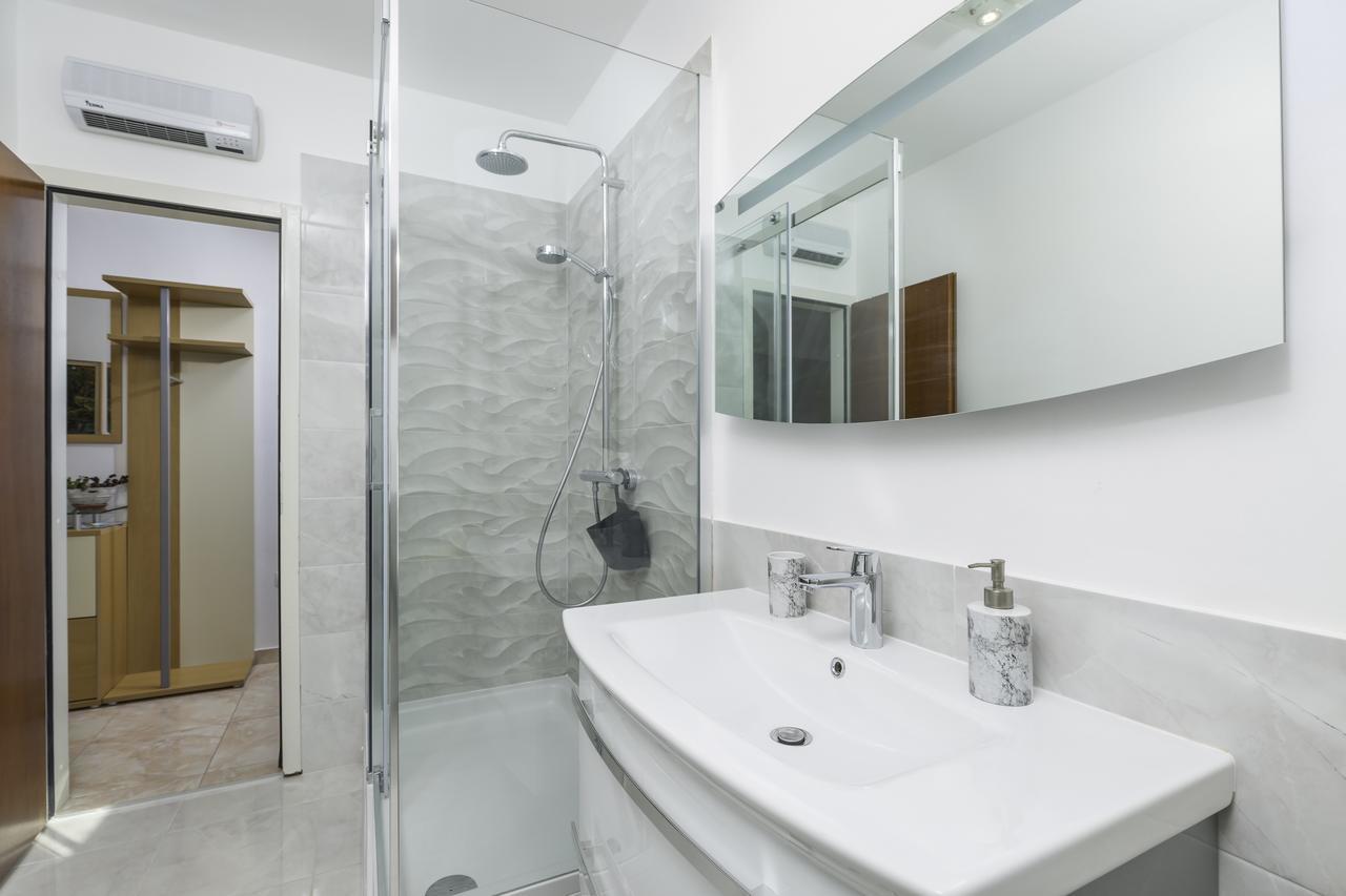 Apartment Milena Пореч Екстериор снимка
