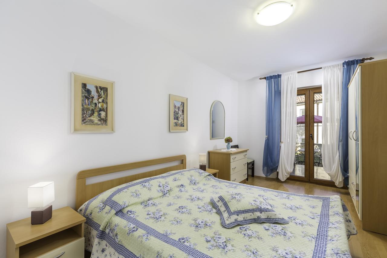 Apartment Milena Пореч Екстериор снимка